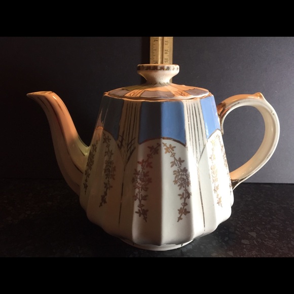 Grandma’s Sewing Kit Vintage Sadler Teapot - Picture 8 of 10